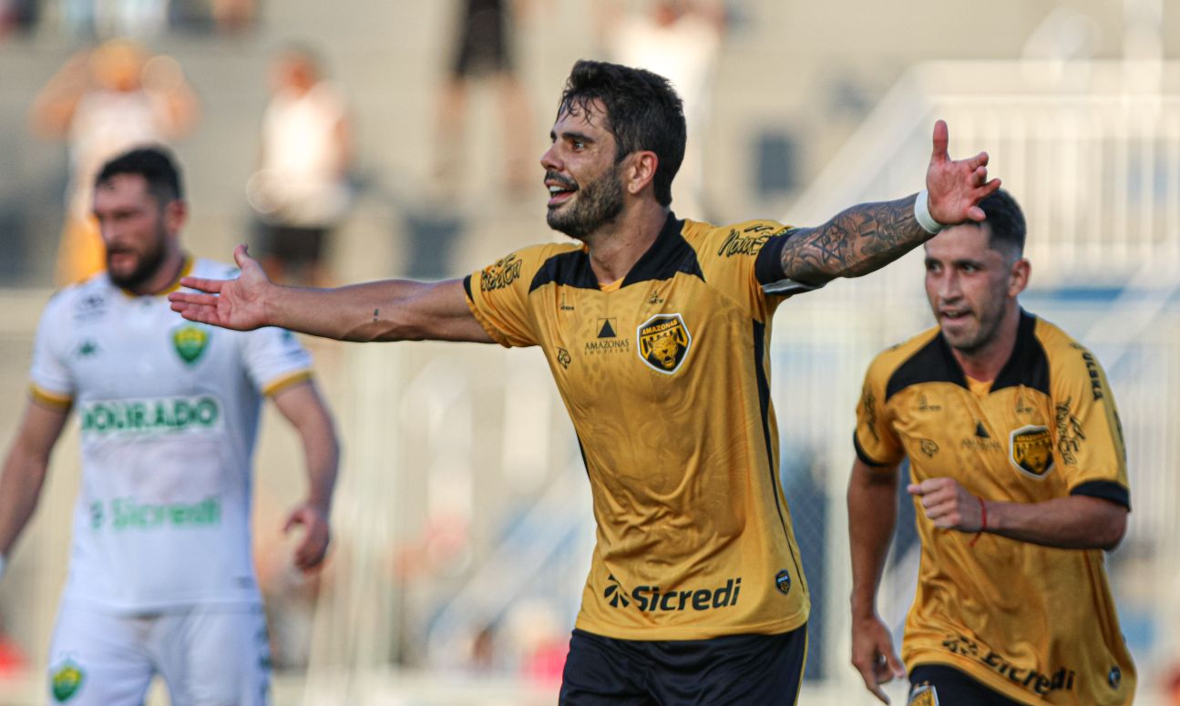 Amazonas vence o Cuiabá por 2 a 0 e segue firme na luta contra o Z4