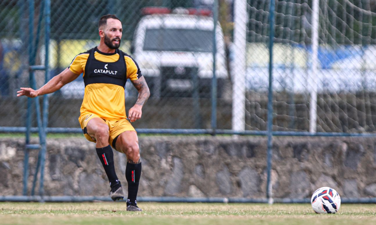 Amazonas FC confirma permanências e retornos para a temporada 2026